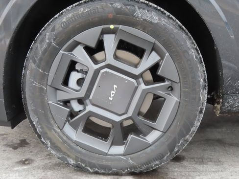 New 2026 Kia Carnival EX image 15