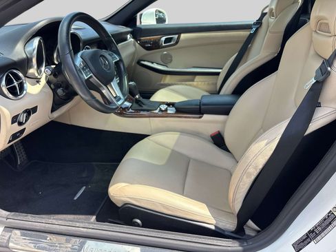 Used 2014 Mercedes-Benz SLK 250 image 9