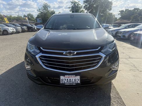 Used 2018 Chevrolet Equinox Premier FWD image 2