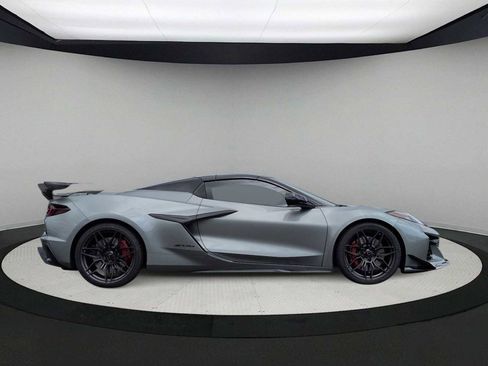 Used 2024 Chevrolet Corvette Z06 w/ Stealth Interior Trim Package image 9