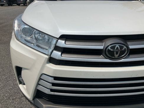 Used 2018 Toyota Highlander XLE AWD/4WD image 26
