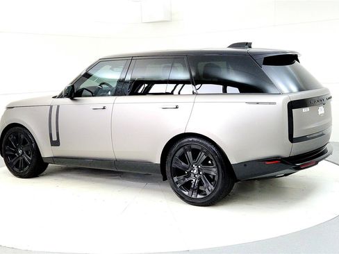 Used 2023 Land Rover Range Rover SE image 4