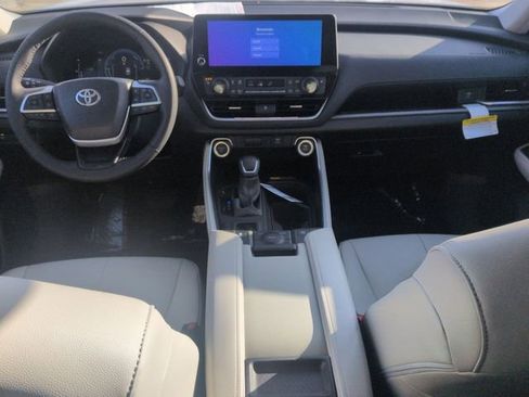 Certified 2026 Toyota Grand Highlander XLE image 25