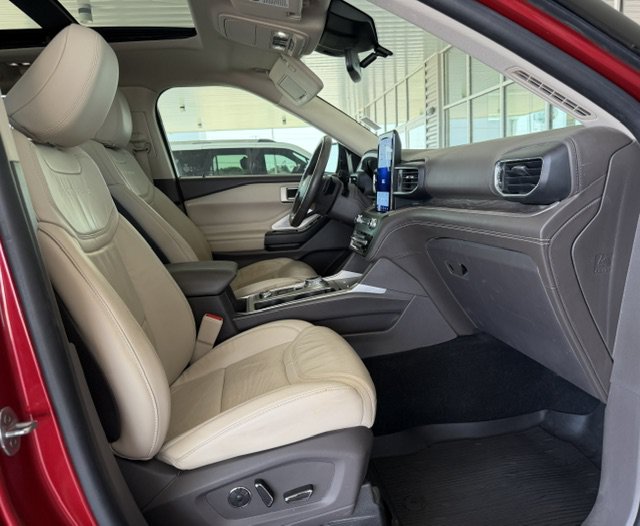 Used 2020 Ford Explorer Platinum w/ Premium Technology Package AWD/4WD image 9