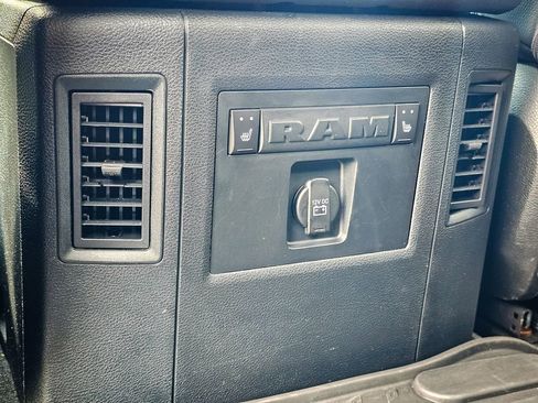 Used 2017 RAM 1500 Laramie w/ Convenience Group AWD/4WD image 39