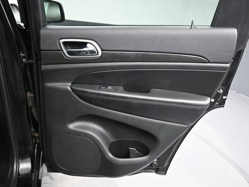 Used 2017 Jeep Grand Cherokee Altitude image 35