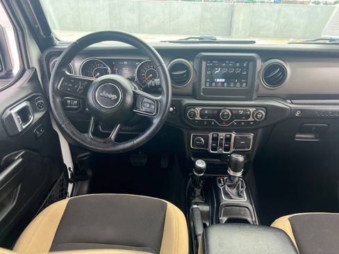 Used 2018 Jeep Wrangler Unlimited Sport S AWD/4WD image 14