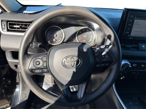 Used 2021 Toyota RAV4 XLE image 17