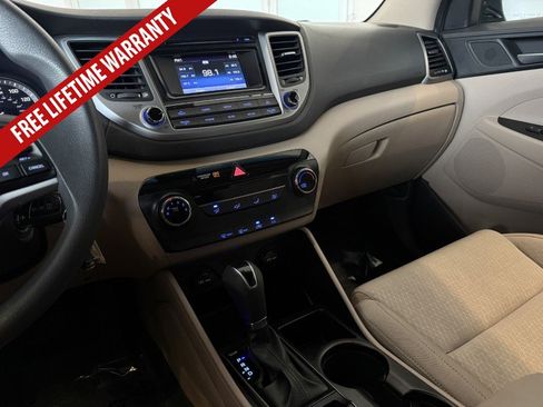 Used 2017 Hyundai Tucson SE FWD image 33