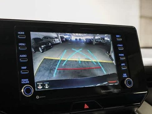 Certified 2022 Toyota Venza LE image 27