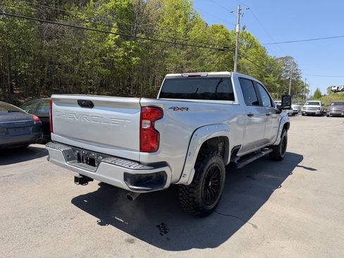 Used 2021 Chevrolet Silverado 2500 Custom w/ Custom Value Package image 5