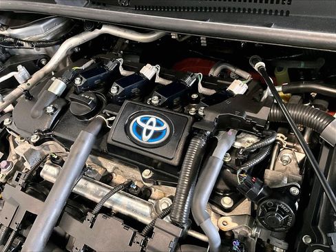 Used 2024 Toyota Corolla SE w/ SE Package image 33