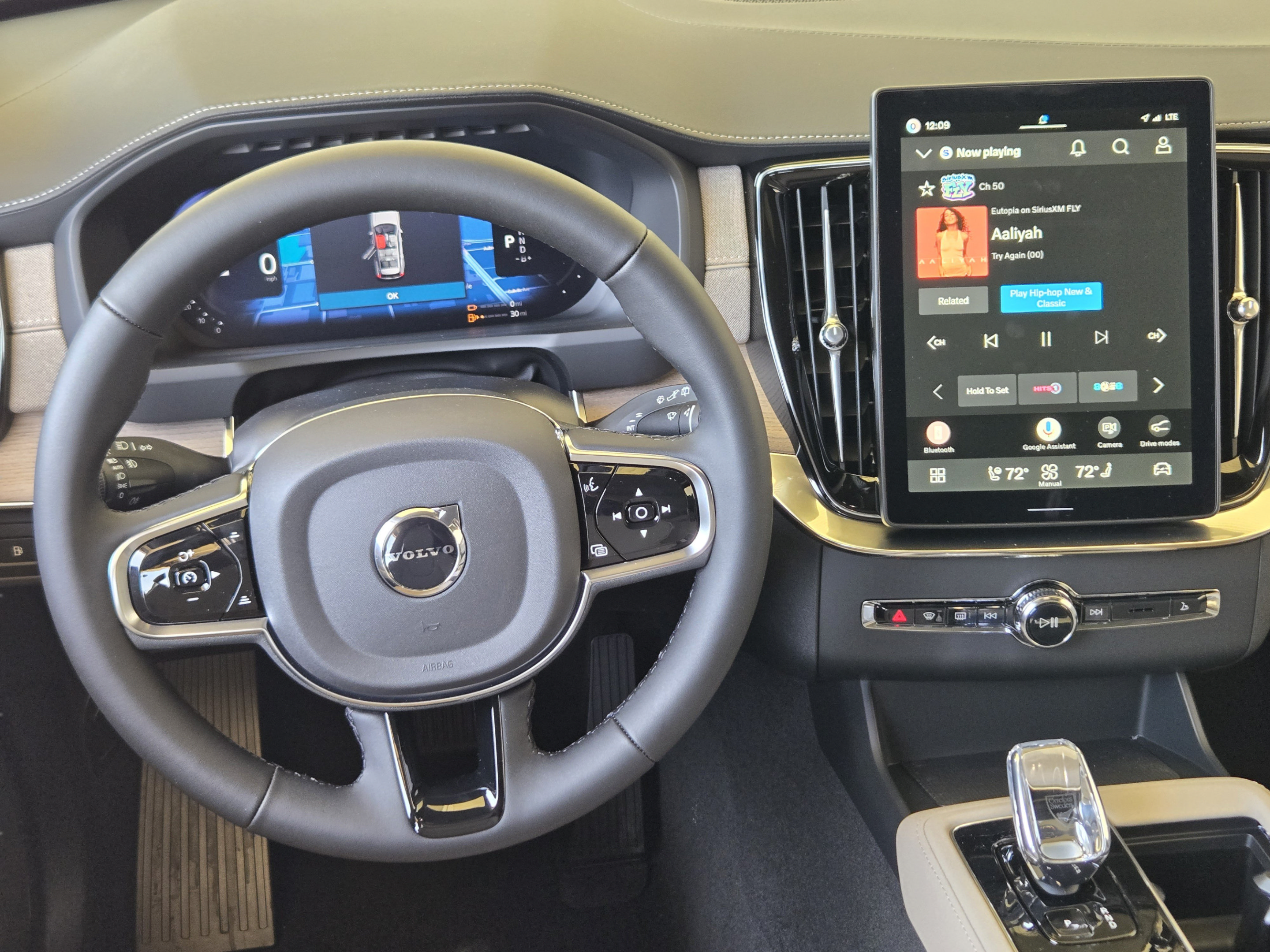 New 2026 Volvo XC90 T8 Plus w/ Protection Package Premier AWD/4WD image 22