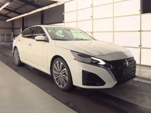 Used 2023 Nissan Altima 2.5 SL image 3