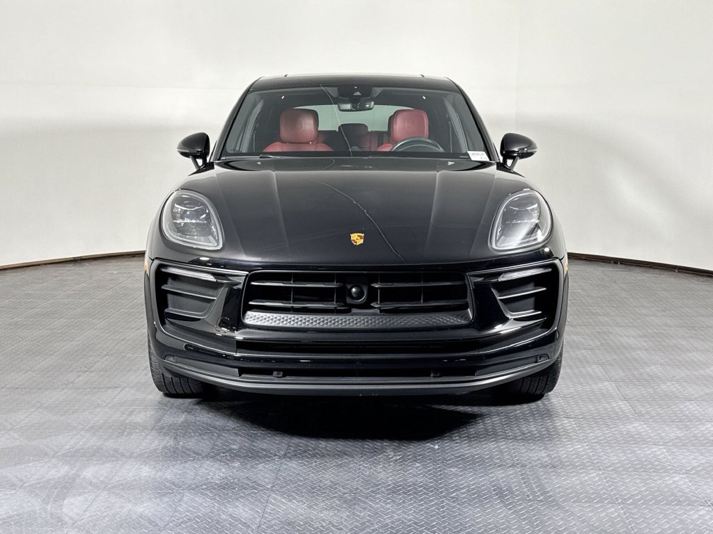 Certified 2023 Porsche Macan AWD/4WD image 10