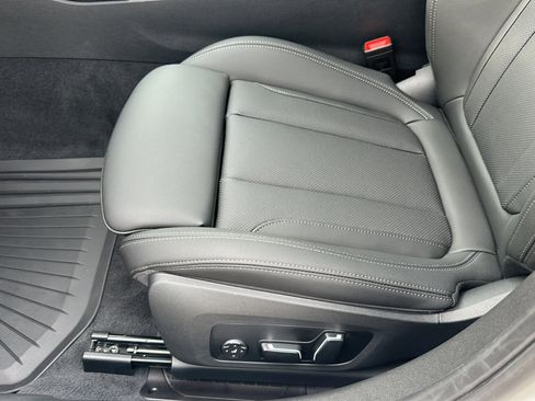 New 2026 BMW 330i Sedan w/ M Sport Package image 12