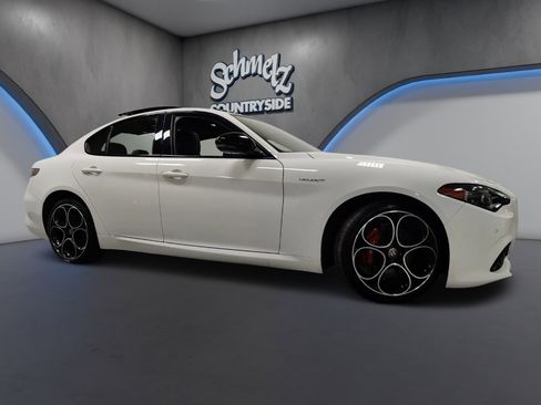 Used 2024 Alfa Romeo Giulia Veloce image 3