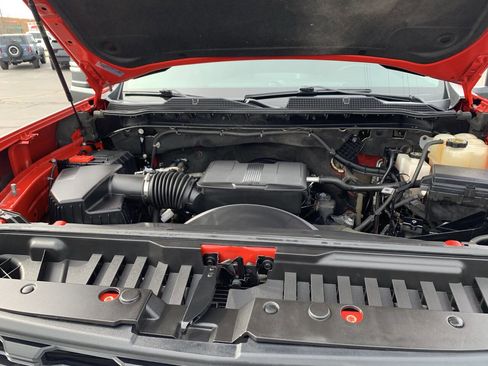 Used 2022 Chevrolet Silverado 2500 LT w/ Convenience Package image 32