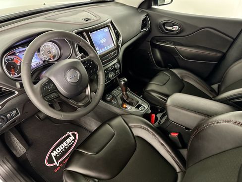 Used 2022 Jeep Cherokee Trailhawk AWD/4WD image 19