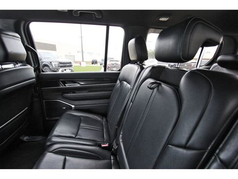 Used 2023 Jeep Wagoneer 2WD image 14