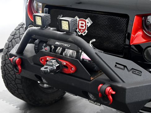 Used 2018 Jeep Wrangler Unlimited Rubicon w/ Cold Weather Group image 8