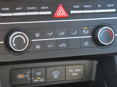 Certified 2026 Hyundai Tucson SE image 24