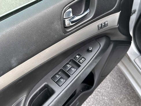 Used 2013 INFINITI G37 Journey w/ Premium Pkg image 14