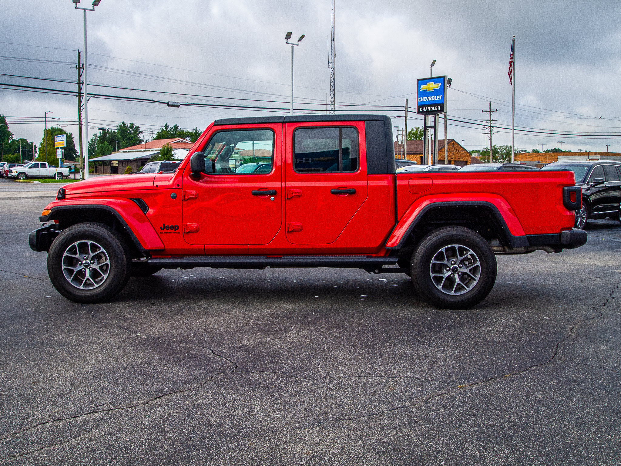 Used 2024 Jeep Gladiator Sport AWD/4WD image 4