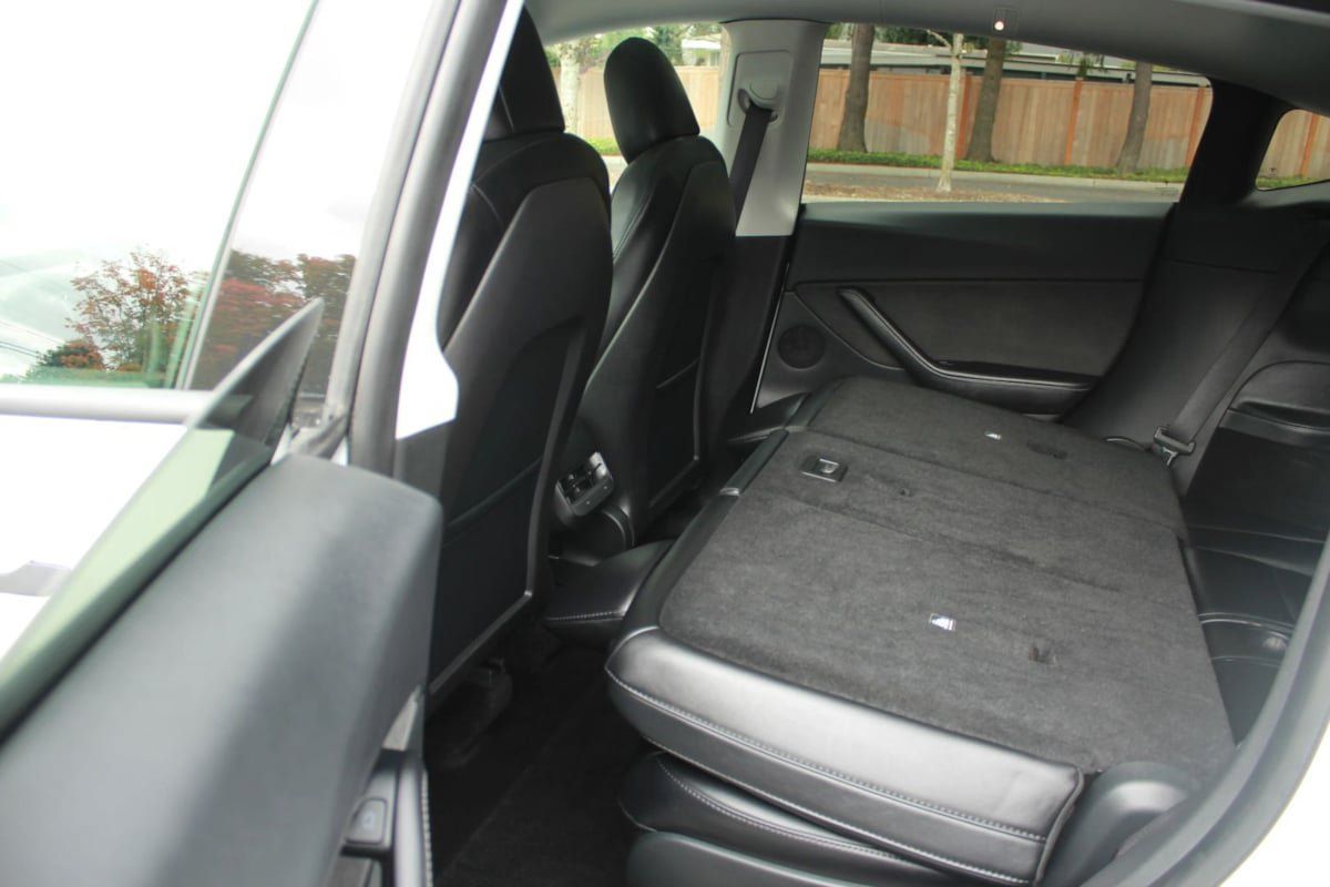 Used 2022 Tesla Model Y Long Range AWD/4WD image 26