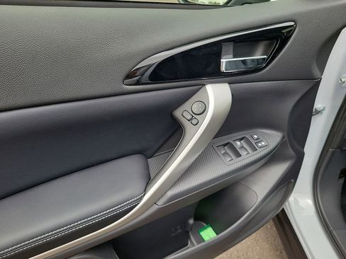 New 2025 Mitsubishi Eclipse Cross SE image 9