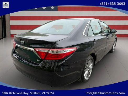 Used 2015 Toyota Camry SE FWD image 4