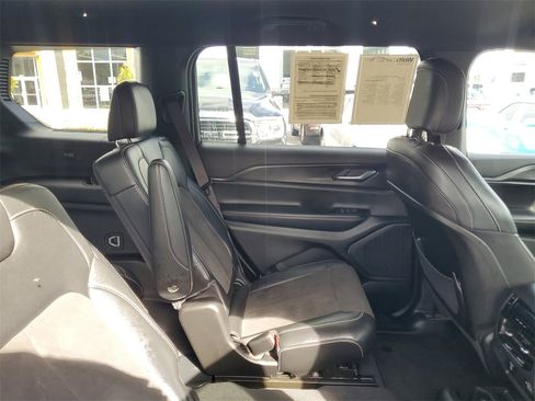 Used 2023 Jeep Grand Cherokee L Altitude image 34