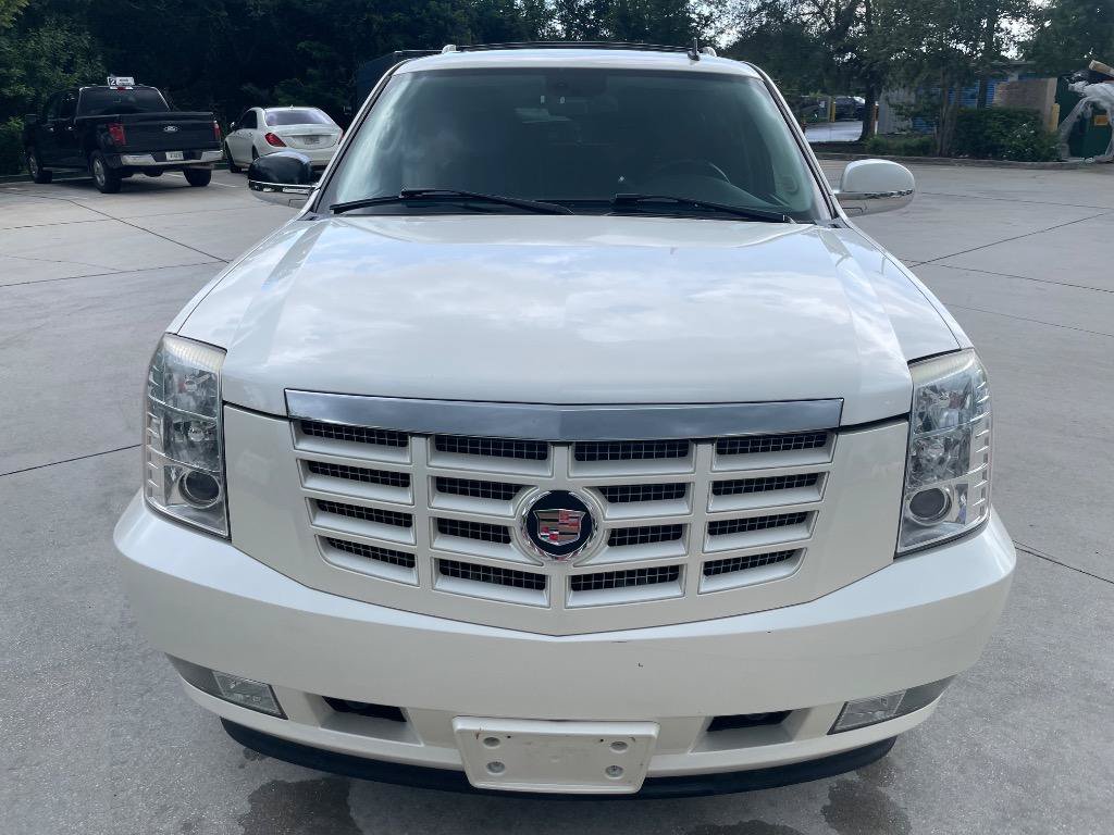 Used 2007 Cadillac Escalade AWD w/ Information Package image 3