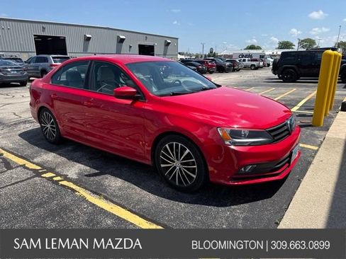 Used 2016 Volkswagen Jetta Sport FWD image 1