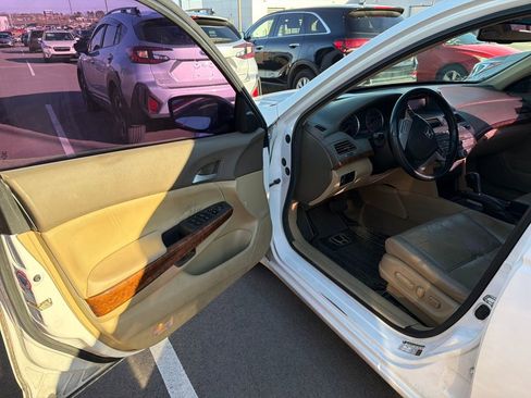 Used 2010 Honda Accord EX-L image 9