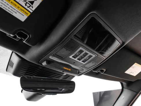 Used 2022 Land Rover Discovery S R-Dynamic image 28