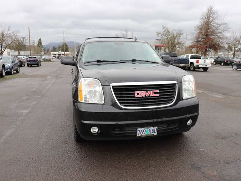 Used 2013 GMC Yukon XL SLT image 3