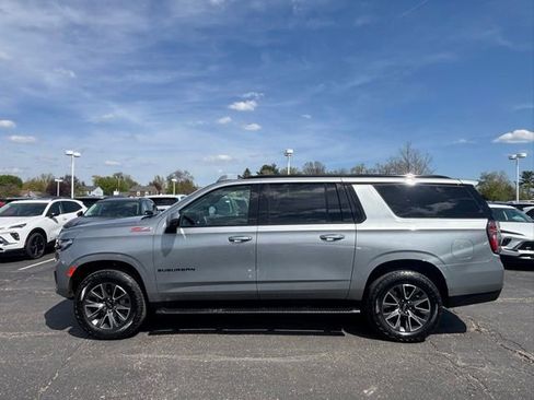 Used 2023 Chevrolet Suburban Z71 w/ Luxury Package AWD/4WD image 8