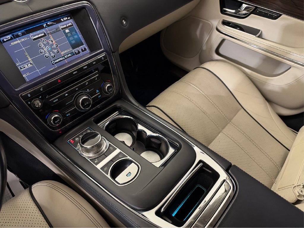 Used 2012 Jaguar XJ L RWD image 14