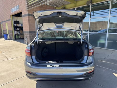 Used 2022 Volkswagen Jetta SE w/ Panoramic Sunroof Package image 35