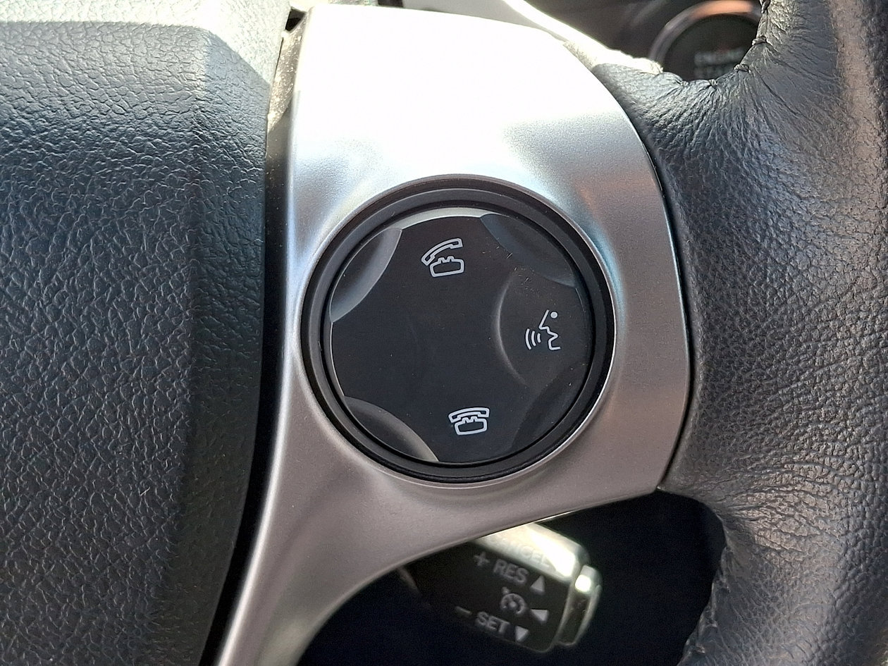 Used 2012 Toyota Camry SE w/ Leather Pkg FWD image 22