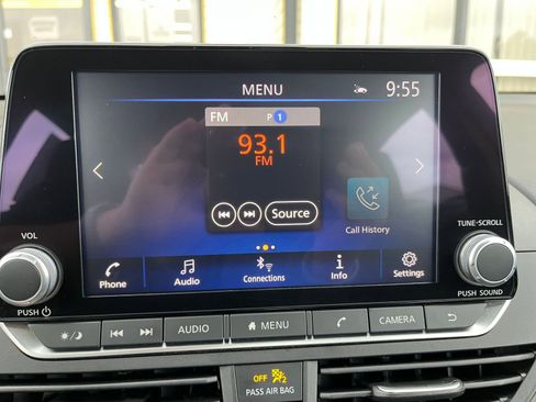 Used 2025 Nissan Altima 2.5 SV image 21