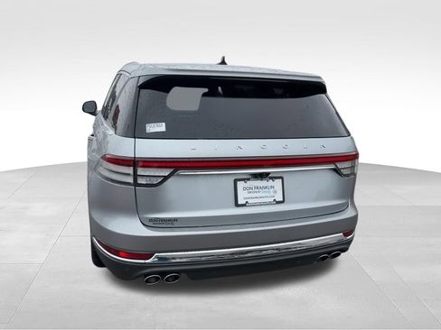 Used 2023 Lincoln Aviator AWD w/ Premium Package image 7
