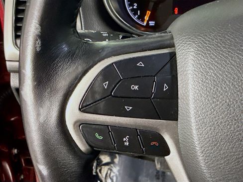 Used 2022 Jeep Grand Cherokee Laredo X image 14