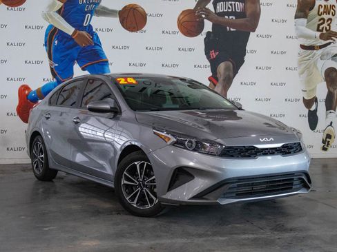 Used 2024 Kia Forte LXS FWD image 2
