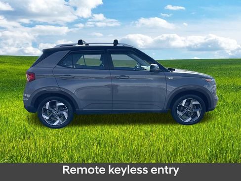 Used 2022 Hyundai Venue Limited image 4