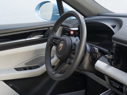 Used 2025 Porsche Macan 4S Electric image 32