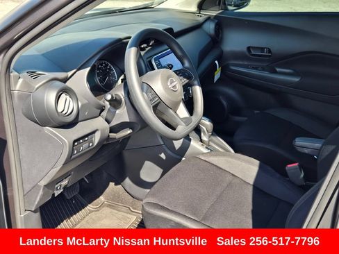 Used 2025 Nissan Kicks Play S FWD image 17