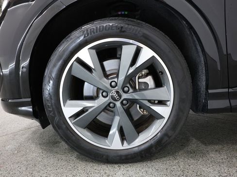 Used 2023 Audi Q4 e-tron Prestige AWD/4WD image 5