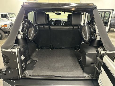 Used 2014 Jeep Wrangler Unlimited Rubicon w/ Max Tow Package AWD/4WD image 22